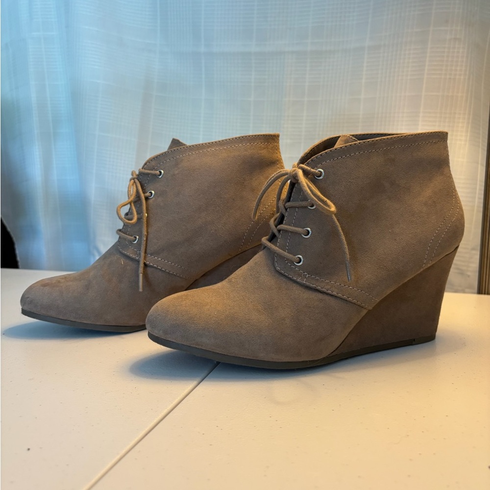 Arizona Jean Company Tan Wedge Booties